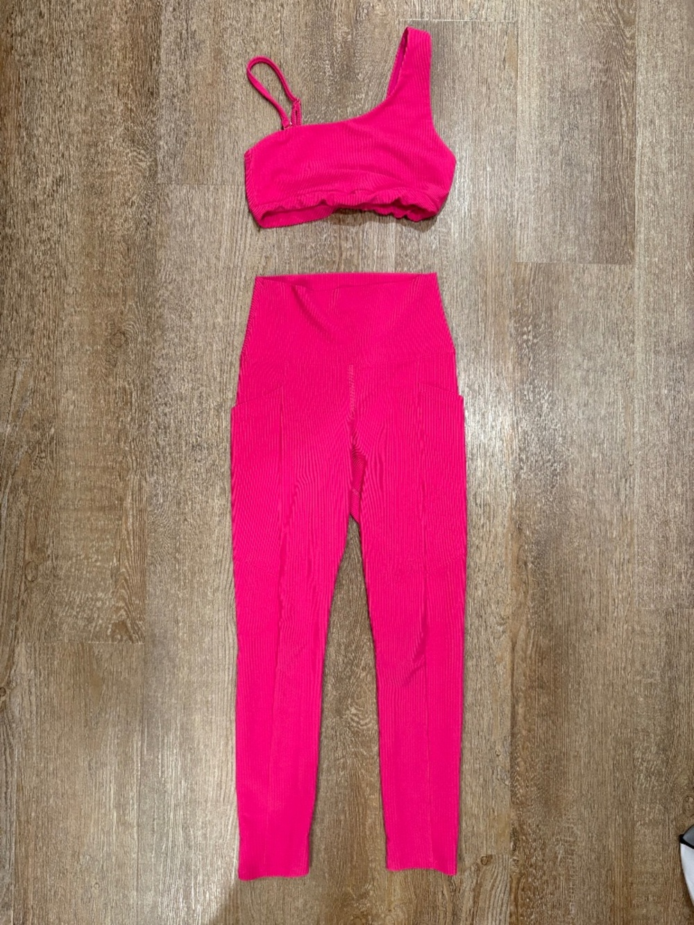 BEACH RIOT Ribbed 2-Piece Activewear Set - Hot Pink (Like New)